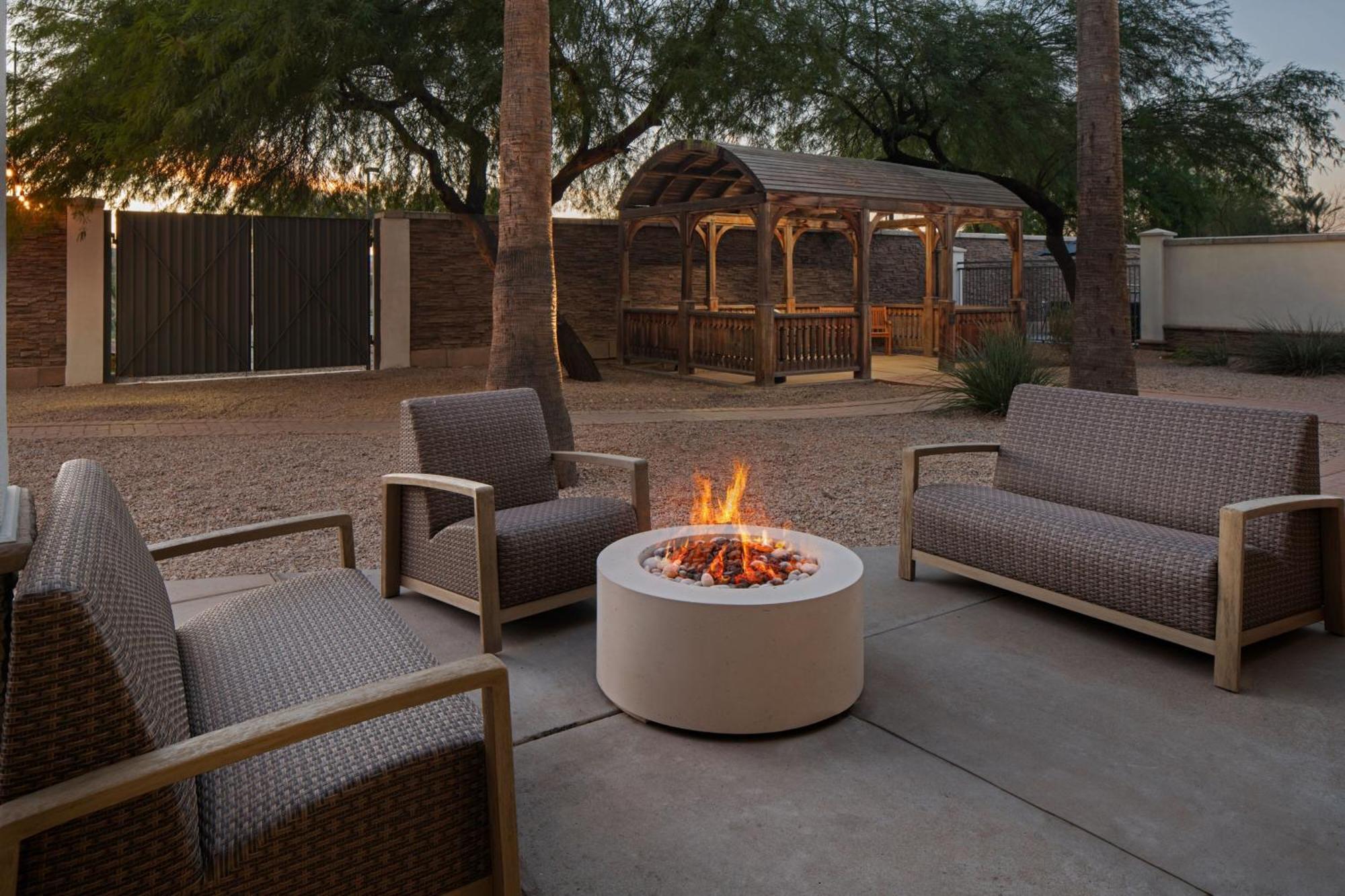 Courtyard By Marriott Phoenix West/Avondale Экстерьер фото